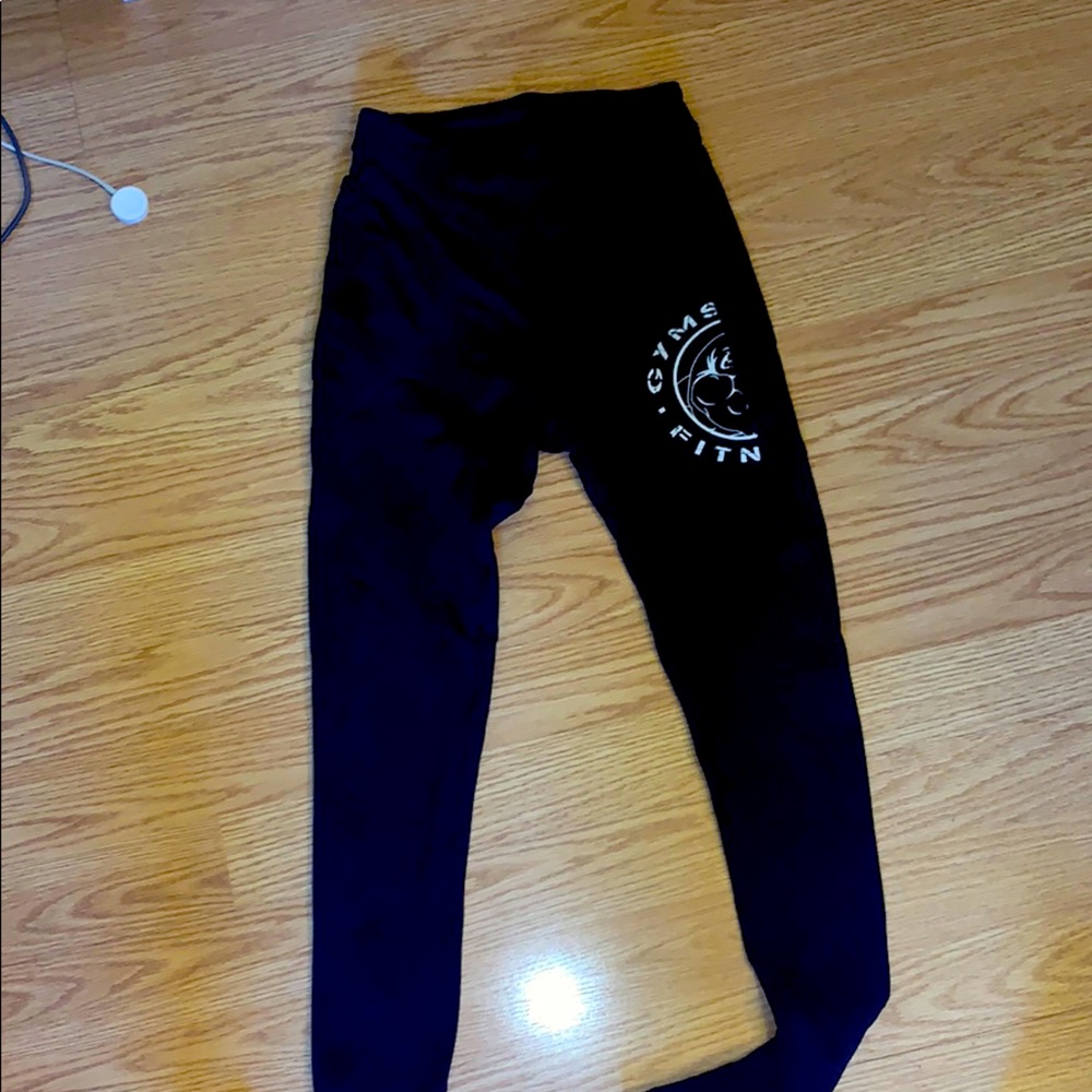 Gym shark leggings